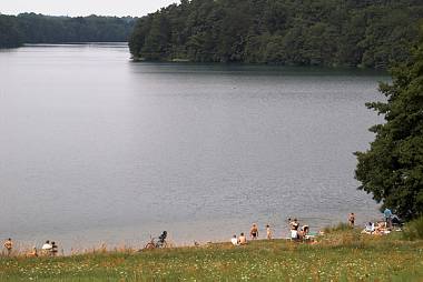 18.8 2006. Mecklenburg-Vorpommern. Feldberger Seengebiet. Carwitz. Badestelle. Schmaler Luzin.